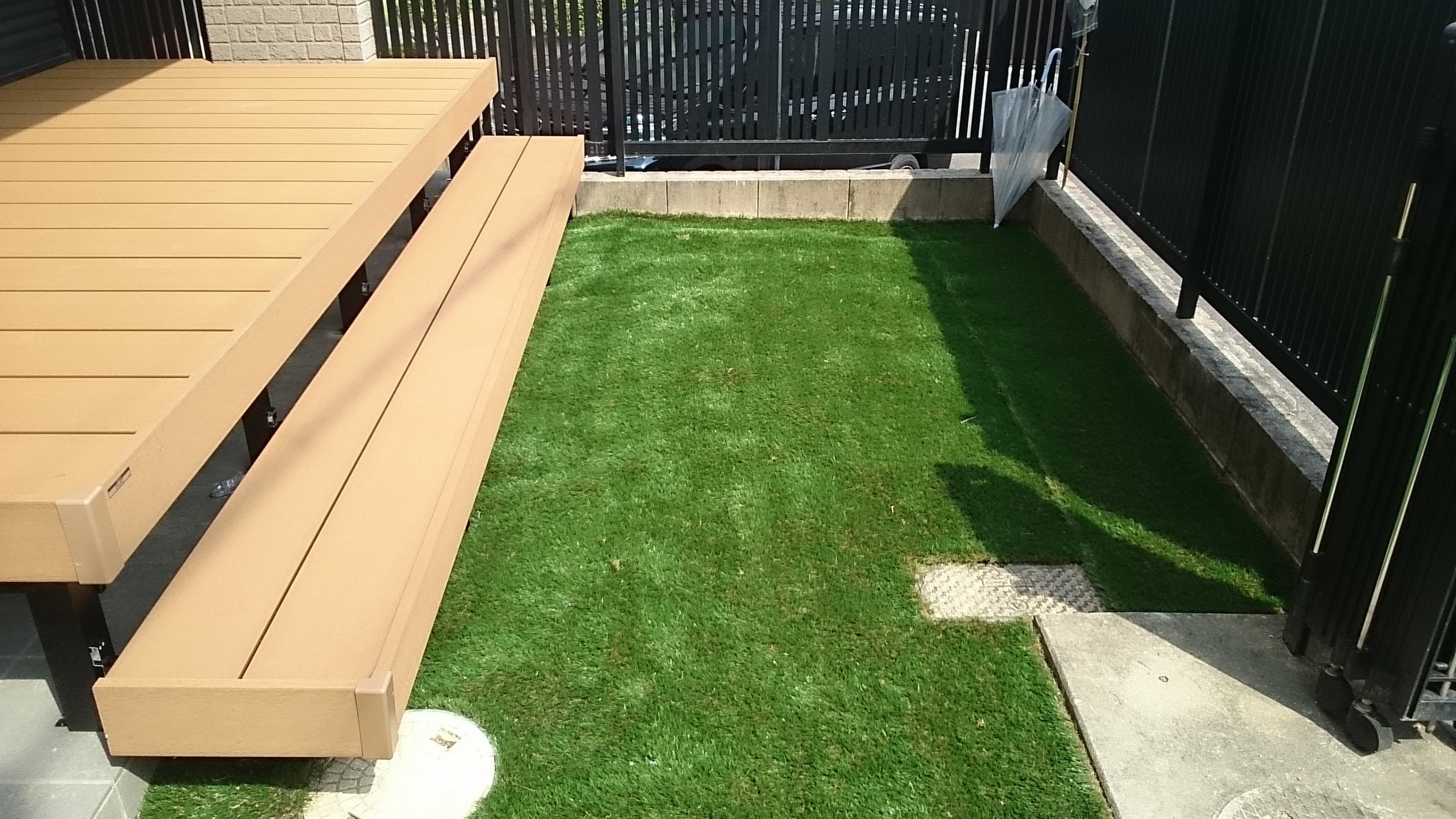 人工芝設置 | 名古屋市中川区のエクステリア工事ならイズ美