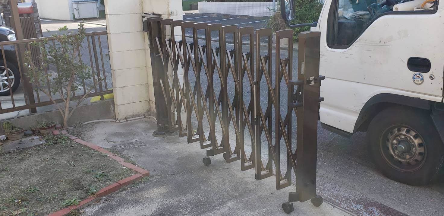 カーテンゲート取替工事 | 名古屋市中川区のエクステリア工事ならイズ美