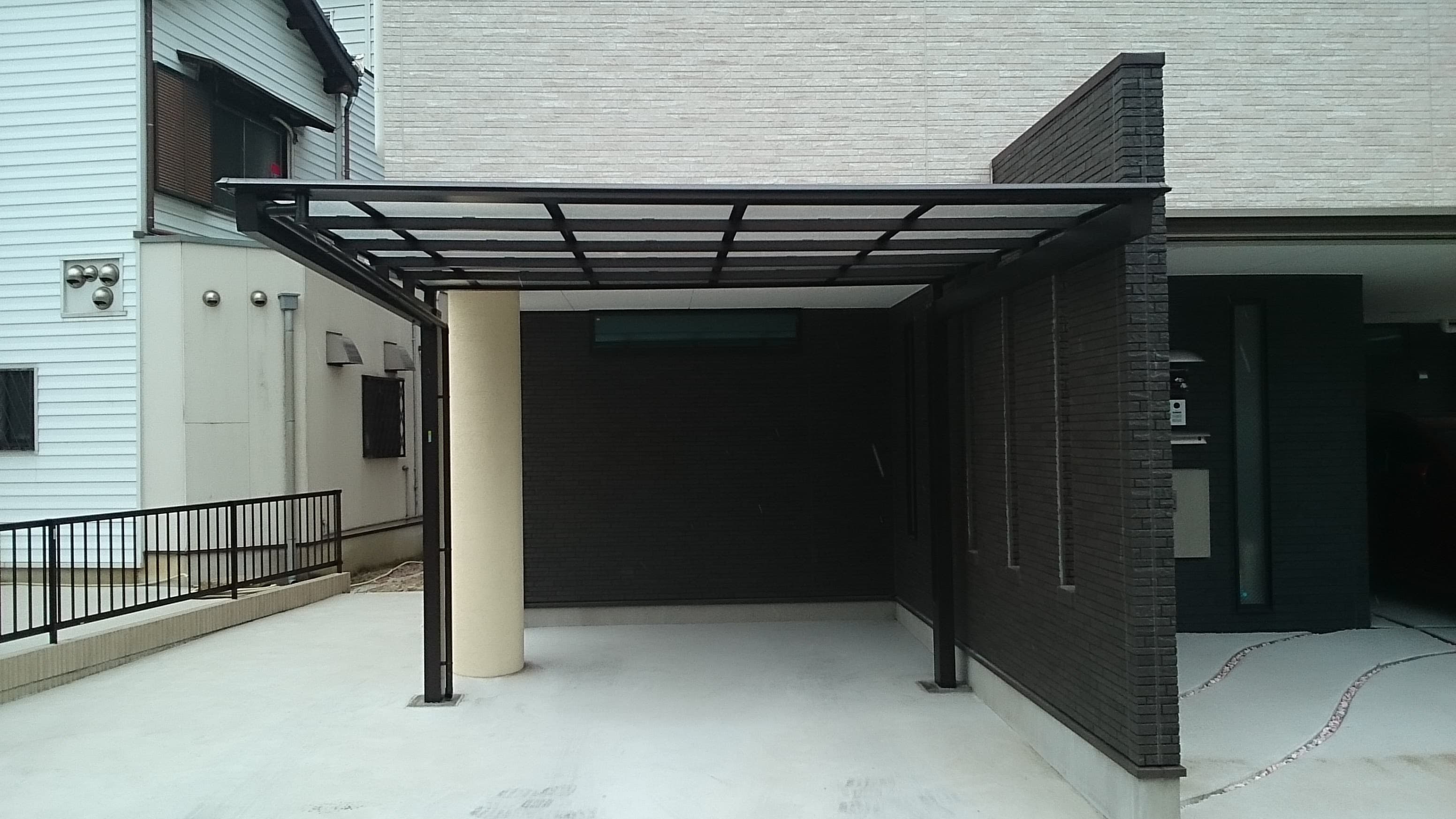 スタイリッシュカーポート新設工事 | 名古屋市中川区のエクステリア工事ならイズ美