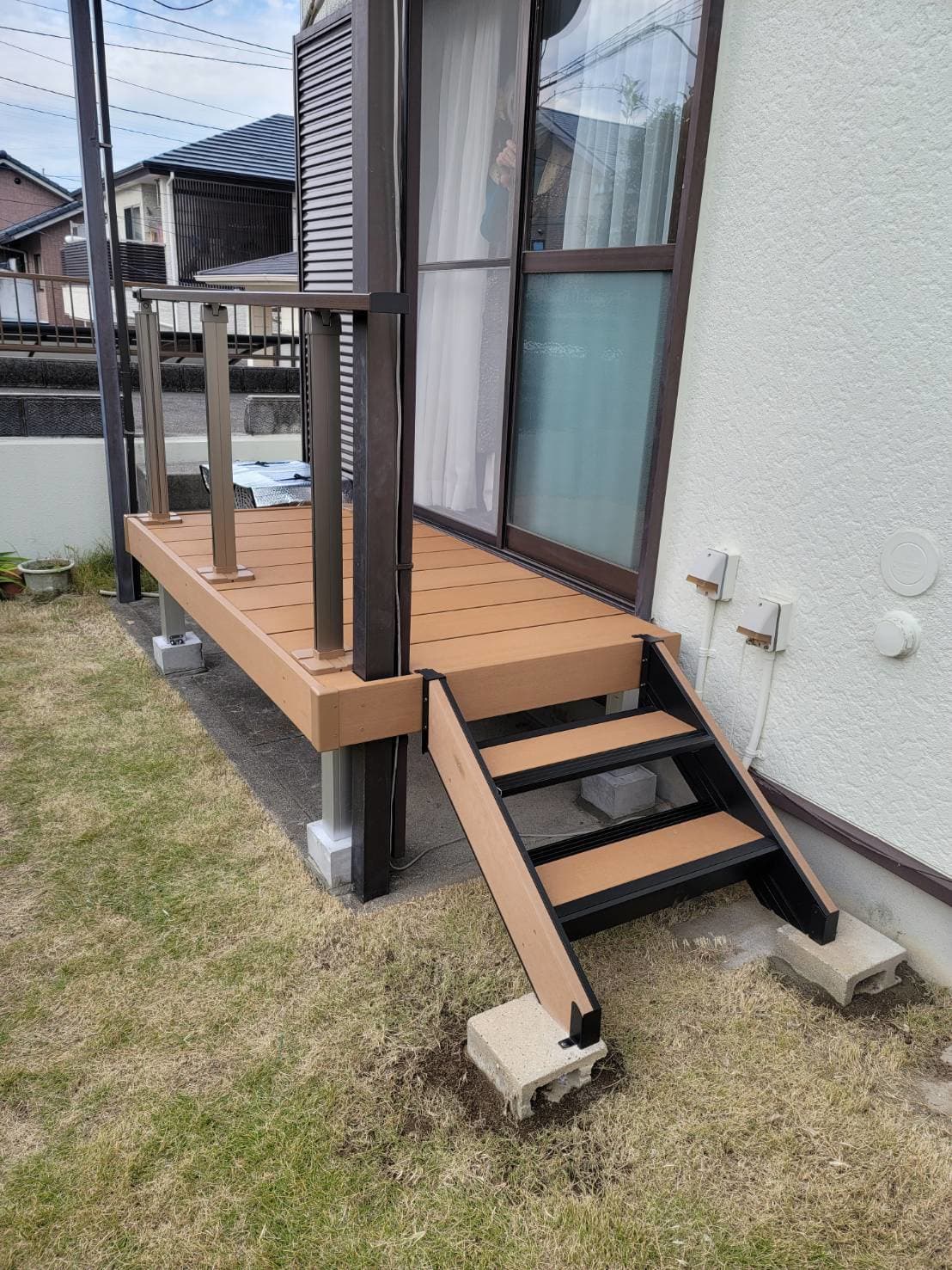 ウッドデッキ設置 | 名古屋市中川区のエクステリア工事ならイズ美