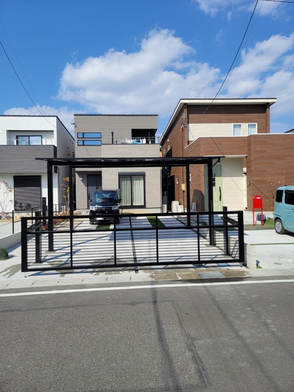 跳ね上げゲート・カーポート設置 | 名古屋市中川区のエクステリア工事ならイズ美
